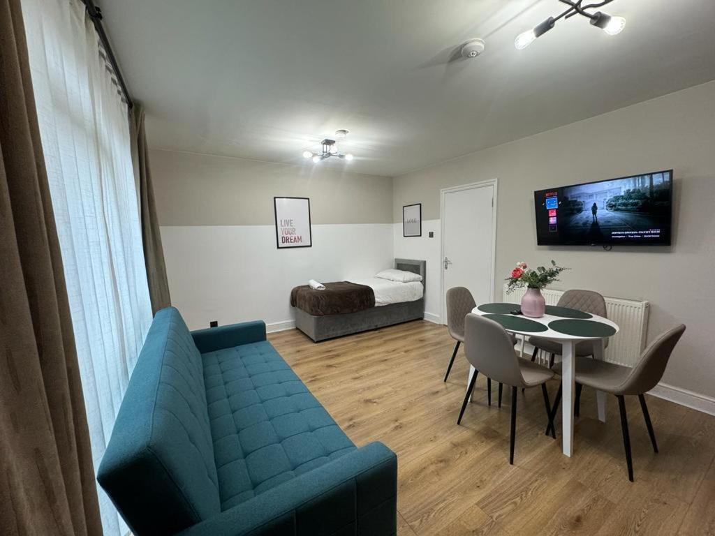 Camden Town Apartment *